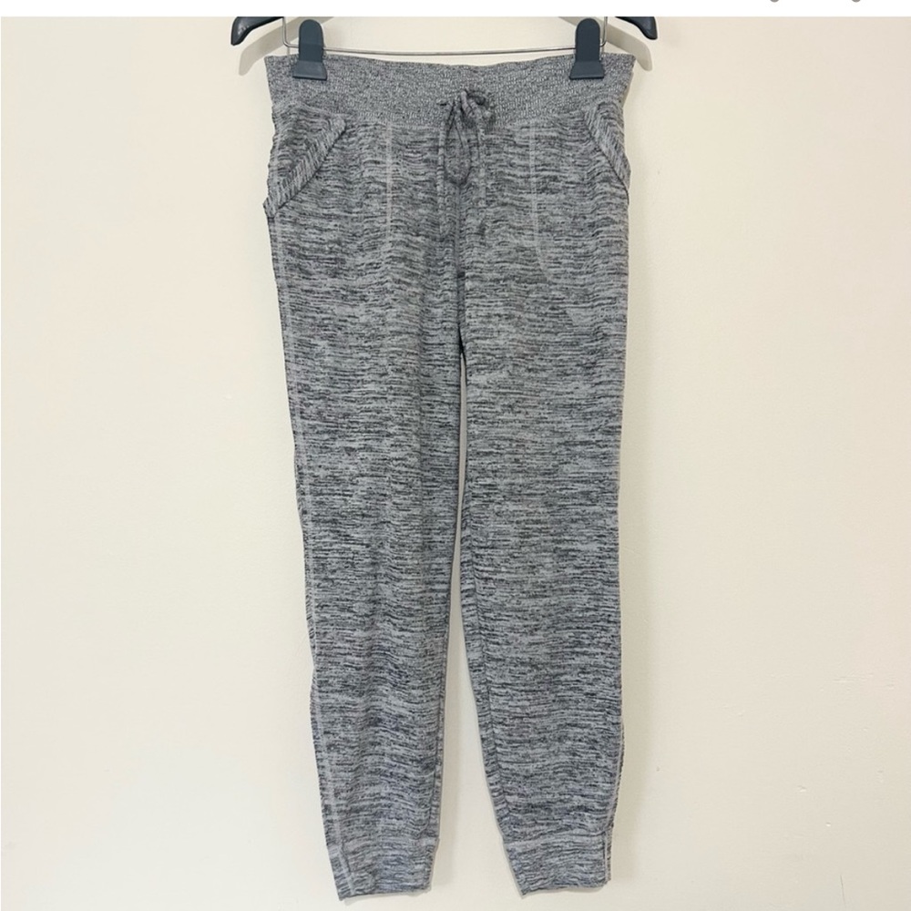 Athleta Gray Space Dye Techie Sweat Ankle Athleisure Joggers Size Small